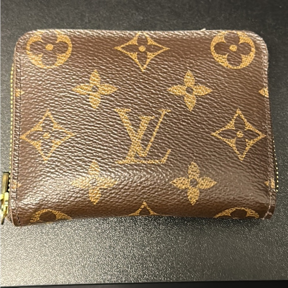 Louis Vuitton zipper wallet